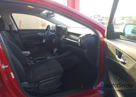 2021 Kia Forte Lxs из США, поврежденный, VIN 3KPF24AD8ME277425